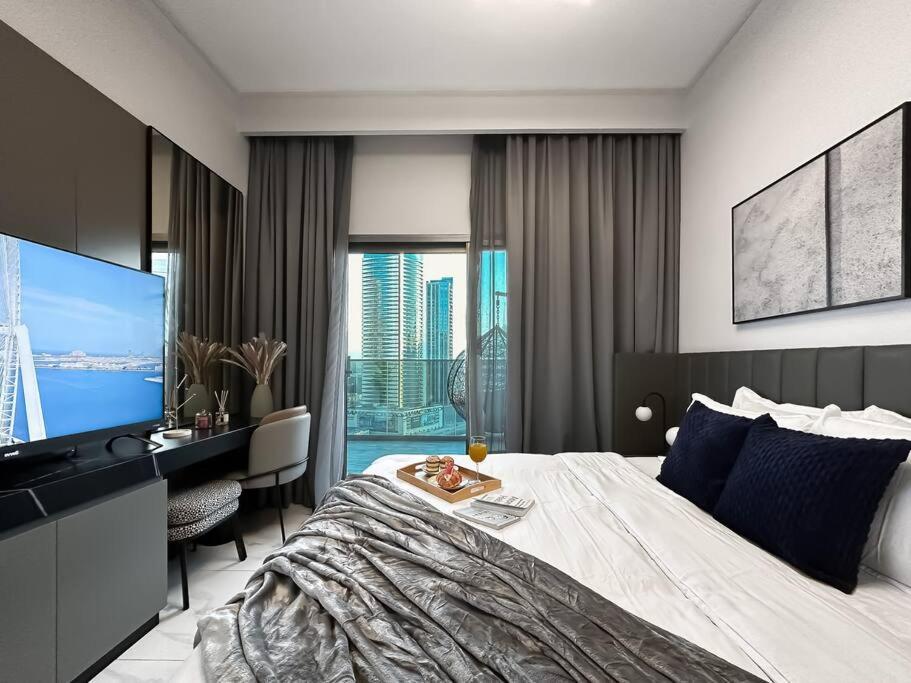 Sky High Comfort 1Br Plus Study With City And Canal Views Apartment Dubai Exterior photo